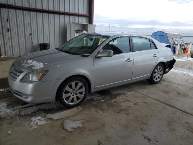 2005 TOYOTA AVALON XL, 