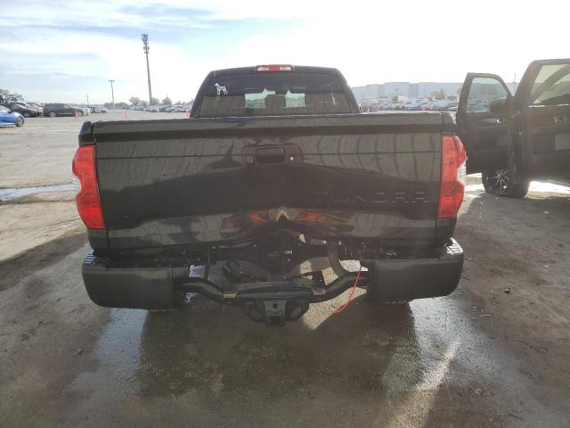 5TFTY5F16JX010205 - 2018 TOYOTA TUNDRA DOUBLE CAB SR/SR5 BLACK photo 6