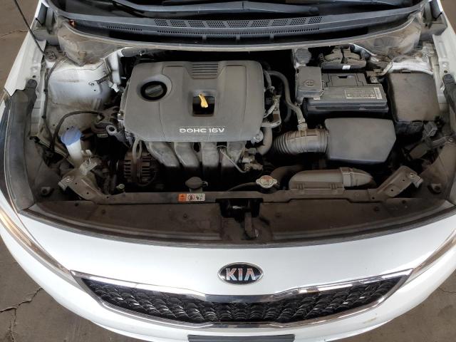 3KPFL4A75HE144408 - 2017 KIA FORTE LX WHITE photo 11