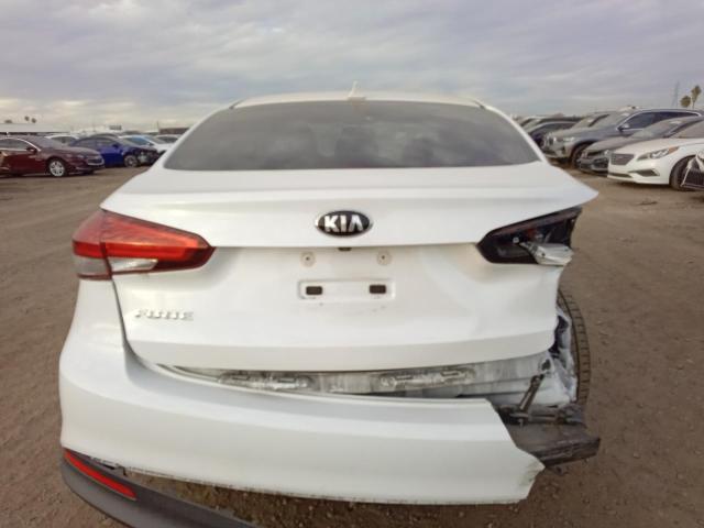 3KPFL4A75HE144408 - 2017 KIA FORTE LX WHITE photo 6