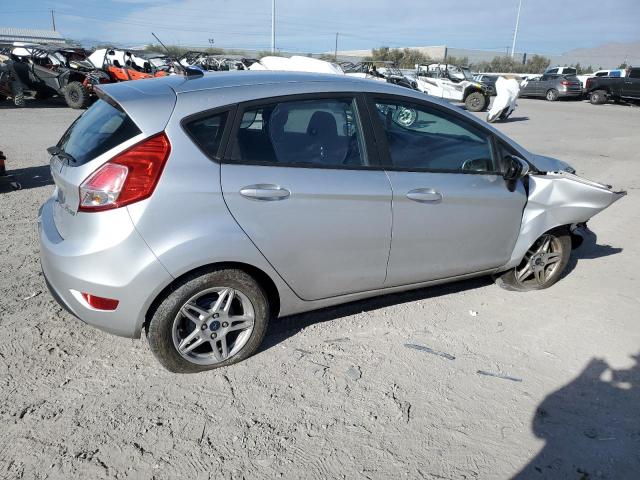 3FADP4EJ7JM120288 - 2018 FORD FIESTA SE SILVER photo 3