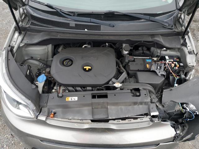 KNDJP3A57K7010580 - 2019 KIA SOUL + GRAY photo 11