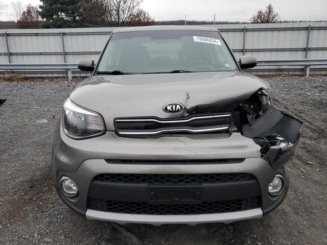 KNDJP3A57K7010580 - 2019 KIA SOUL + GRAY photo 5