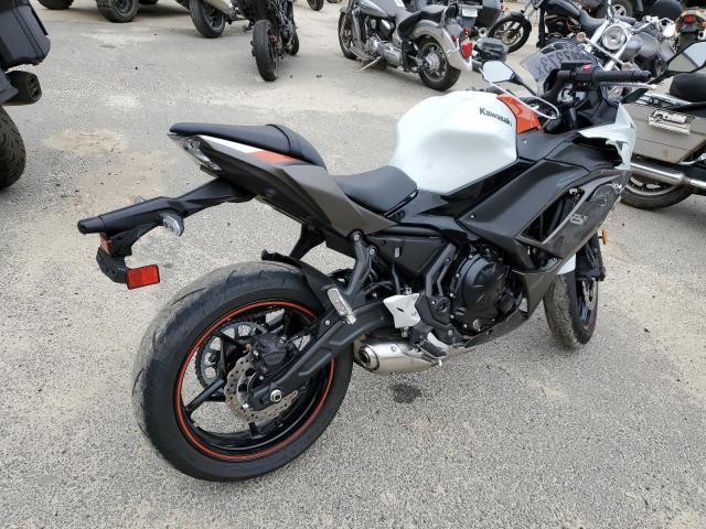 ML5EXER10PDA88820 - 2023 KAWASAKI EX650 R WHITE photo 4