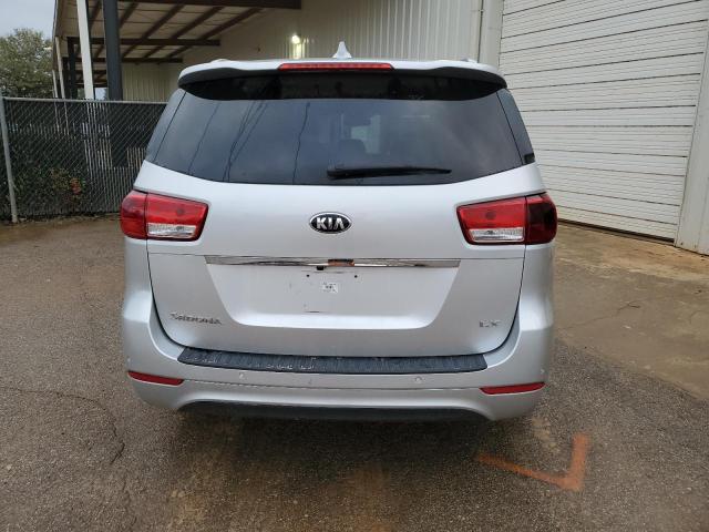 KNDMB5C16G6202863 - 2016 KIA SEDONA LX SILVER photo 6