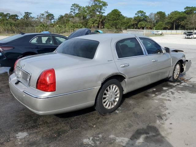 1LNHM81WX4Y623802 - 2004 LINCOLN TOWN CAR EXECUTIVE SILVER photo 3