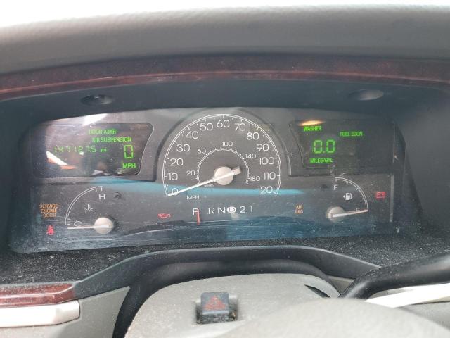 1LNHM81WX4Y623802 - 2004 LINCOLN TOWN CAR EXECUTIVE SILVER photo 9