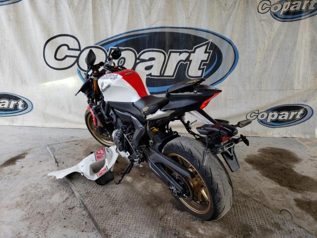 JYARM38E1NA003032 - 2022 YAMAHA YZFR7 TWO TONE photo 3