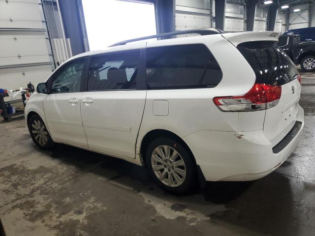 5TDDK3DC1DS064262 - 2013 TOYOTA SIENNA XLE WHITE photo 2