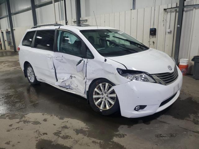 5TDDK3DC1DS064262 - 2013 TOYOTA SIENNA XLE WHITE photo 4