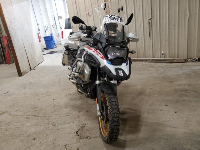 WB10M1308M6D72016 - 2021 BMW R 1250 GS ADVENTURE WHITE photo 2
