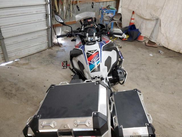 WB10M1308M6D72016 - 2021 BMW R 1250 GS ADVENTURE WHITE photo 6