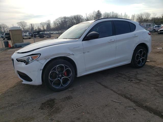 ZASPAKBN0N7D47267 - 2022 ALFA ROMEO STELVIO TI WHITE photo 1