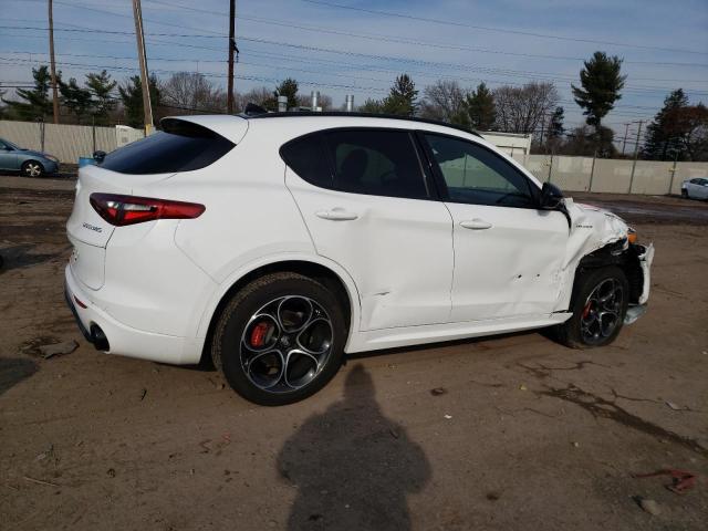 ZASPAKBN0N7D47267 - 2022 ALFA ROMEO STELVIO TI 白色 照片 3