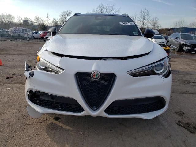 ZASPAKBN0N7D47267 - 2022 ALFA ROMEO STELVIO TI 白色 照片 5