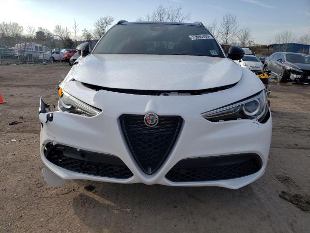 ZASPAKBN0N7D47267 - 2022 ALFA ROMEO STELVIO TI WHITE photo 5