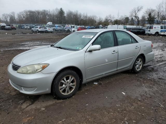 4T1BF30K55U601877 - 2005 TOYOTA CAMRY LE SILVER photo 1