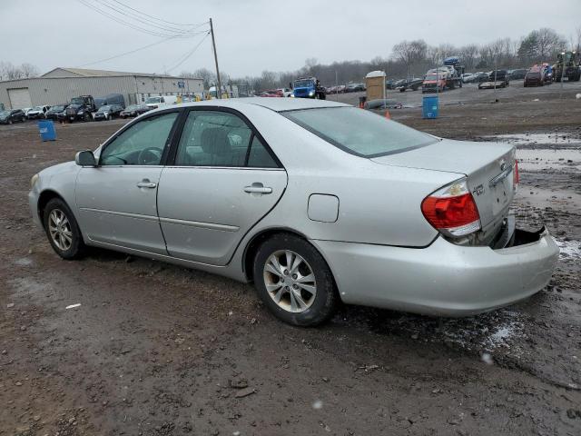 4T1BF30K55U601877 - 2005 TOYOTA CAMRY LE SILVER photo 2