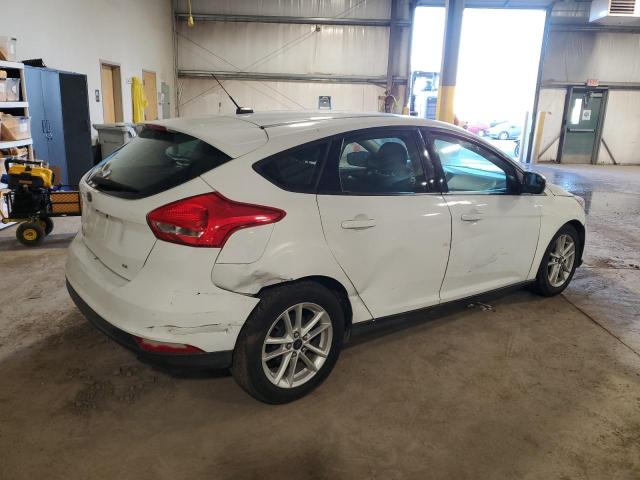 1FADP3K20FL301135 - 2015 FORD FOCUS SE WHITE photo 3