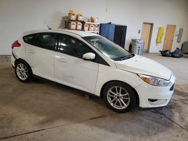 1FADP3K20FL301135 - 2015 FORD FOCUS SE WHITE photo 4