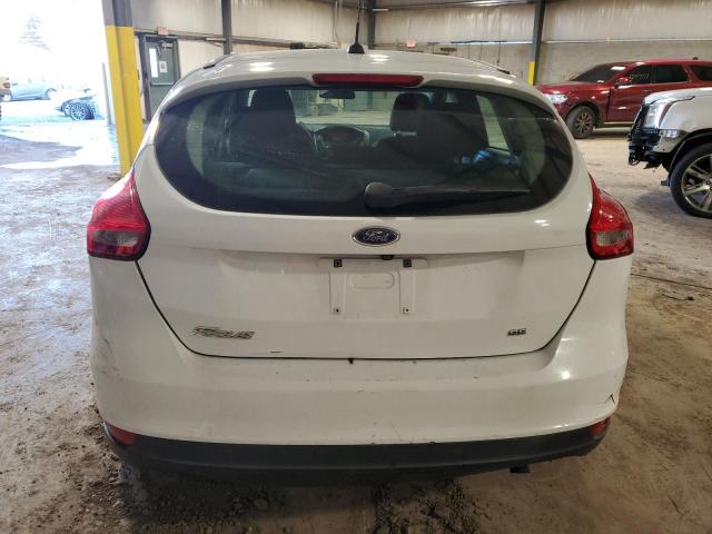 1FADP3K20FL301135 - 2015 FORD FOCUS SE WHITE photo 6