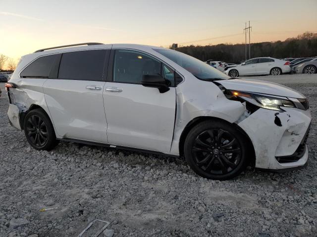 5TDXRKEC0PS167081 - 2023 TOYOTA SIENNA XSE WHITE photo 4