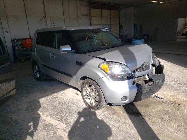 KNDJT2A20B7265079 - 2011 KIA SOUL + SILVER photo 4