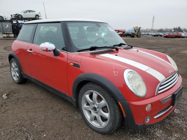 WMWRC33546TK17658 - 2006 MINI COOPER RED photo 4