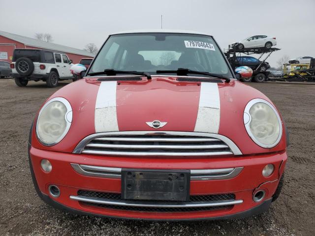 WMWRC33546TK17658 - 2006 MINI COOPER RED photo 5