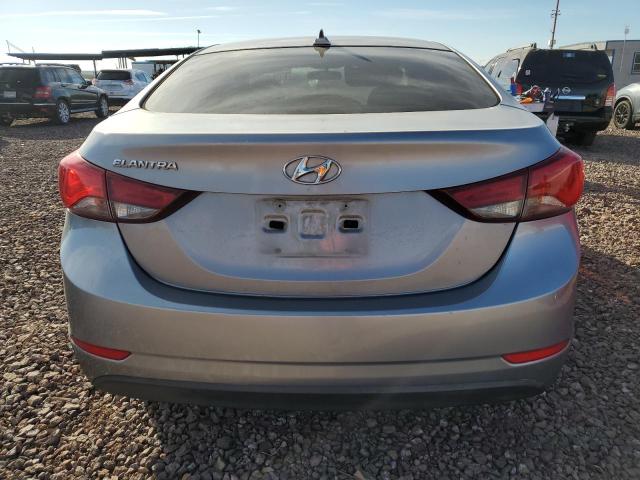 5NPDH4AE6GH739723 - 2016 HYUNDAI ELANTRA SE SILVER photo 6