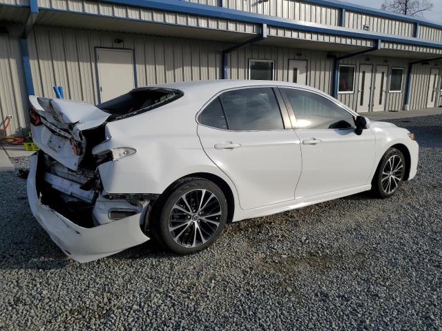 JTNB11HK8J3002009 - 2018 TOYOTA CAMRY L WHITE photo 3