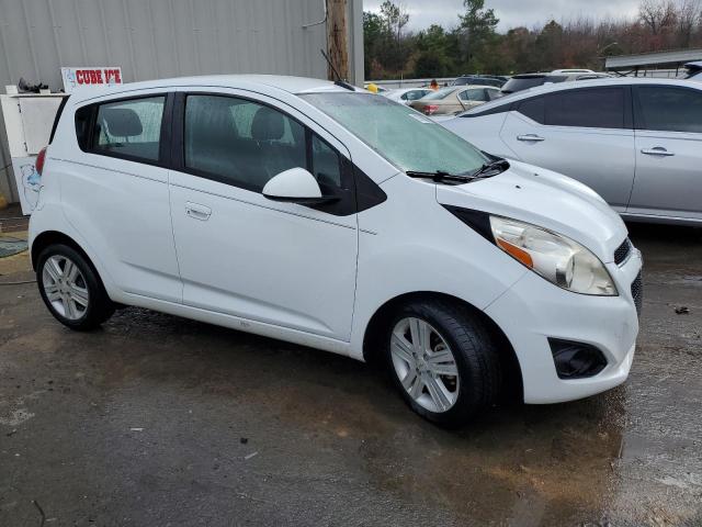 KL8CD6S99DC599137 - 2013 CHEVROLET SPARK 1LT WHITE photo 4