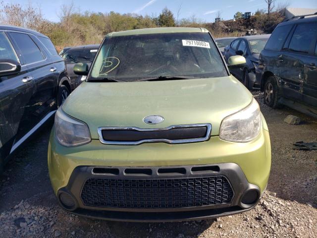 KNDJN2A22E7727222 - 2014 KIA SOUL GREEN photo 5