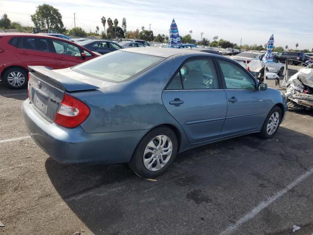 4T1BE32K62U569761 - 2002 TOYOTA CAMRY LE BLUE photo 3