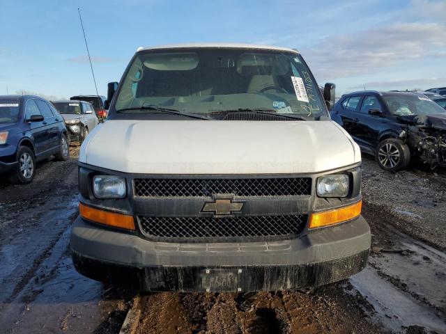 1GCWGFCA3B1134768 - 2011 CHEVROLET EXPRESS G2 WHITE photo 5