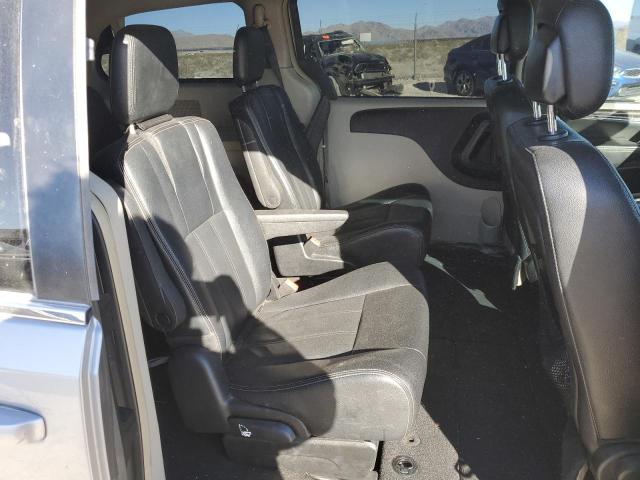 2C4RC1BG3GR214298 - 2016 CHRYSLER TOWN & COU TOURING SILVER photo 11