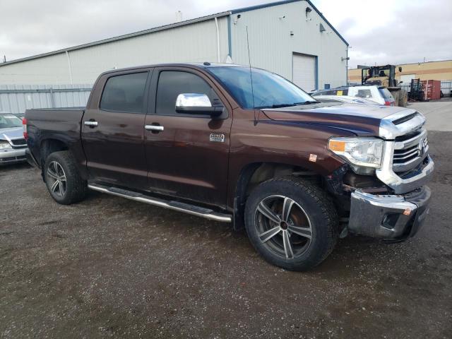 5TFAY5F14GX527261 - 2016 TOYOTA TUNDRA CREWMAX 1794 BROWN photo 4