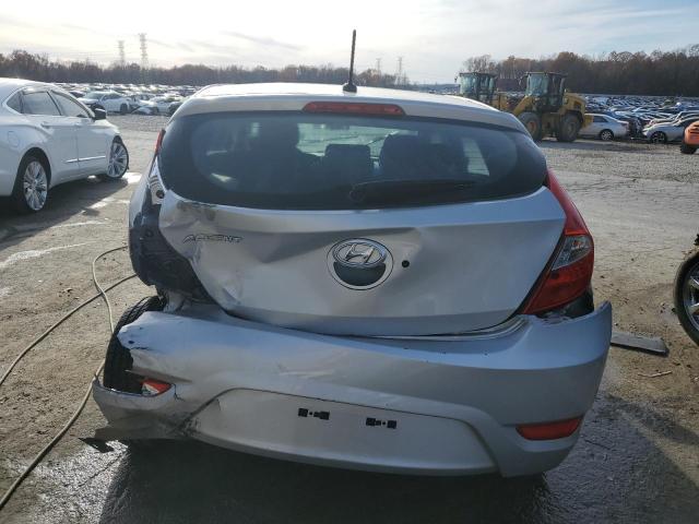 KMHCT5AE6GU290108 - 2016 HYUNDAI ACCENT SE SILVER photo 6