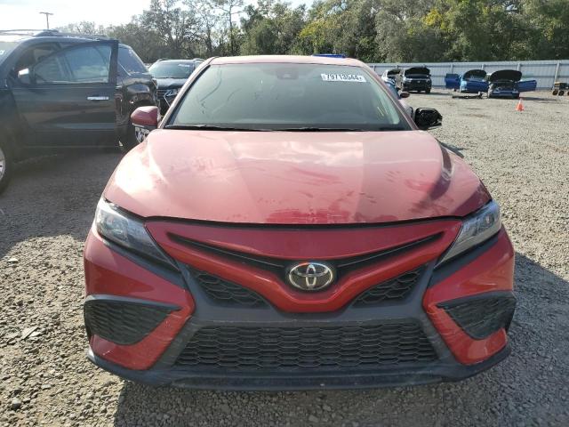 4T1G11AK4PU128175 - 2023 TOYOTA CAMRY SE NIGHT SHADE RED photo 5