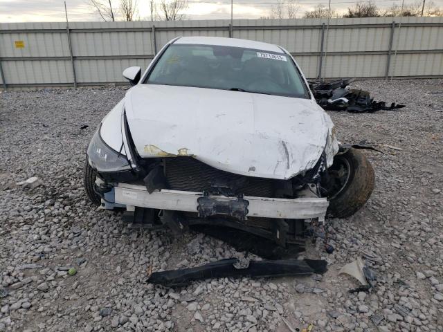 5NPEG4JAXLH005827 - 2020 HYUNDAI SONATA SE WHITE photo 5