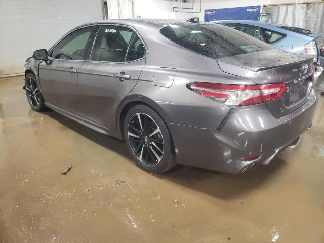 4T1B61HK3KU801533 - 2019 TOYOTA CAMRY XSE GRAY photo 2