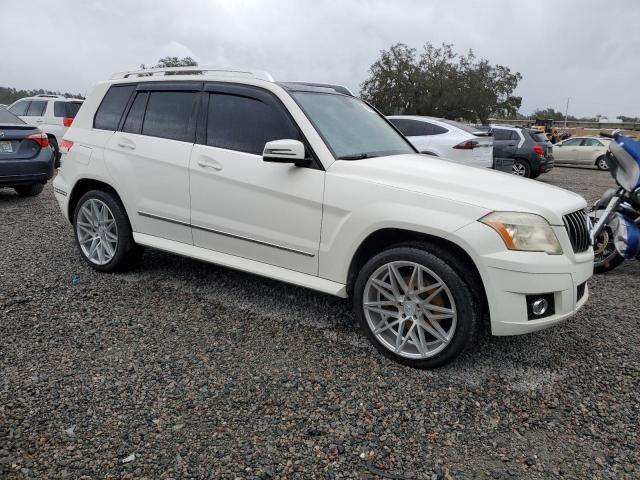 WDCGG5GBXAF372954 - 2010 MERCEDES-BENZ GLK 350 WHITE photo 4