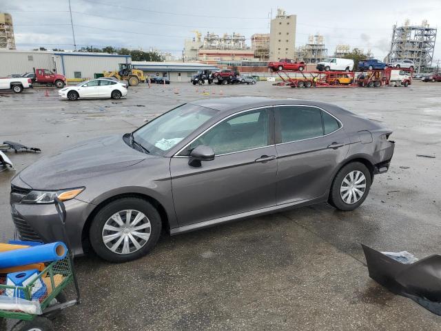 4T1B11HK9JU044358 - 2018 TOYOTA CAMRY L GRAY photo 1