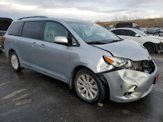 5TDJK3DC3FS111989 - 2015 TOYOTA SIENNA LE SILVER photo 4