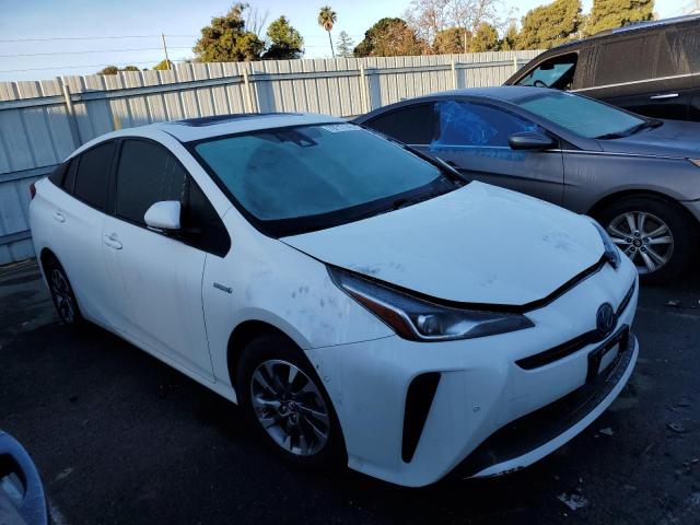 JTDKARFU4L3125042 - 2020 TOYOTA PRIUS L WHITE photo 4