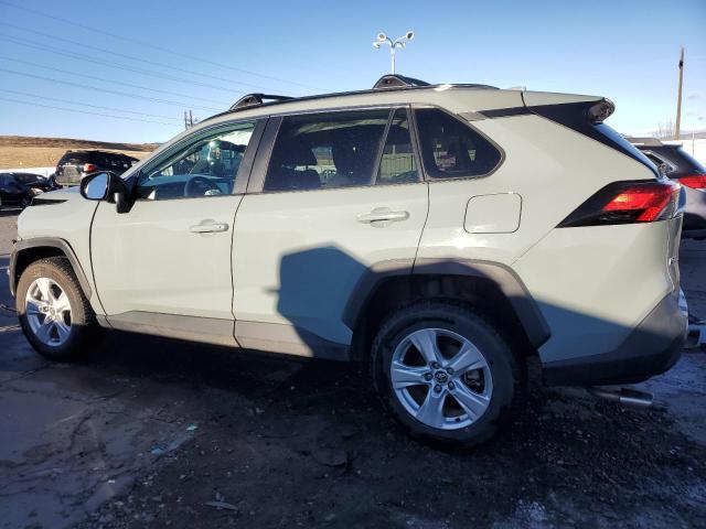 2T3P1RFV2LC107183 - 2020 TOYOTA RAV4 XLE GRAY photo 2