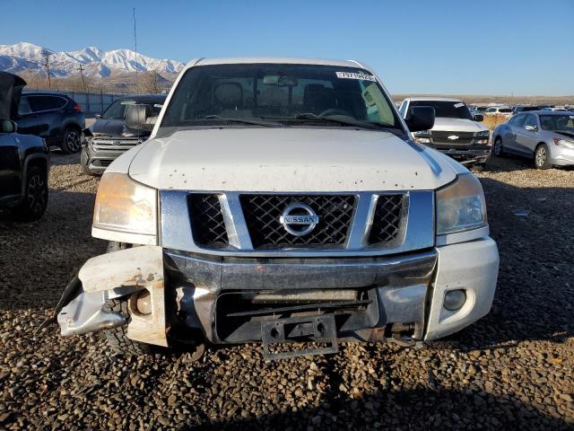 1N6AA0CC1CN311979 - 2012 NISSAN TITAN S WHITE photo 5