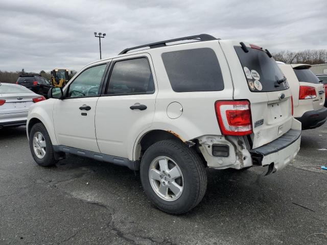 1FMCU9D78BKC58346 - 2011 FORD ESCAPE XLT WHITE photo 2