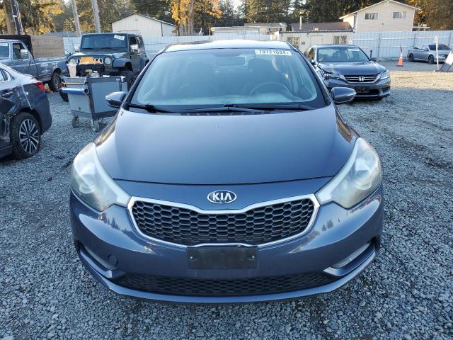 KNAFX4A67E5225765 - 2014 KIA FORTE LX BLUE photo 5