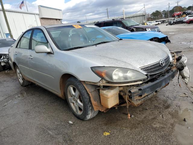 4T1BA32K54U027355 - 2004 TOYOTA CAMRY SE SILVER photo 4